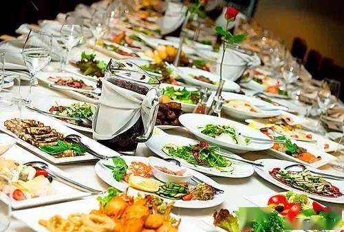 餐飲服務的56個細節，讓顧客主動帶上朋友再來