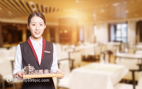 餐飲服務(wù)中的無名英雄 飯店服務(wù)員的多維角色與價(jià)值
